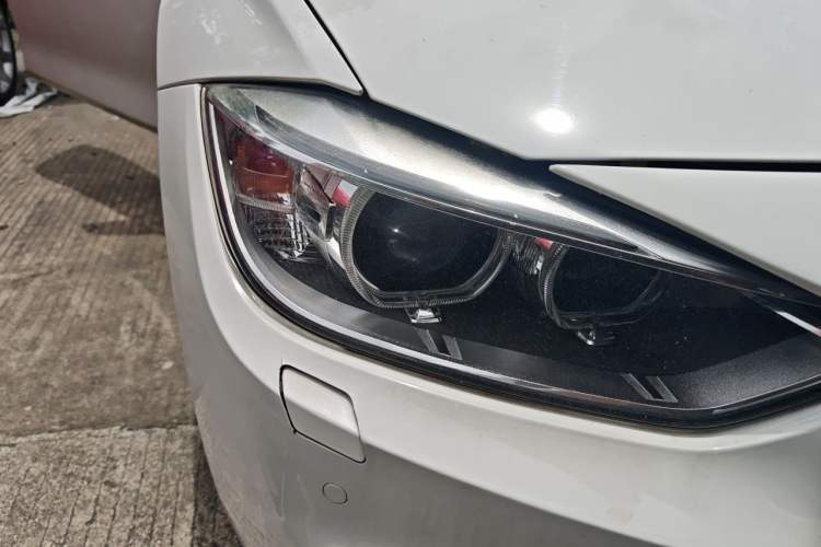 Used BMW 3 Series 2013 320i Sport Edition Right Front Headlight