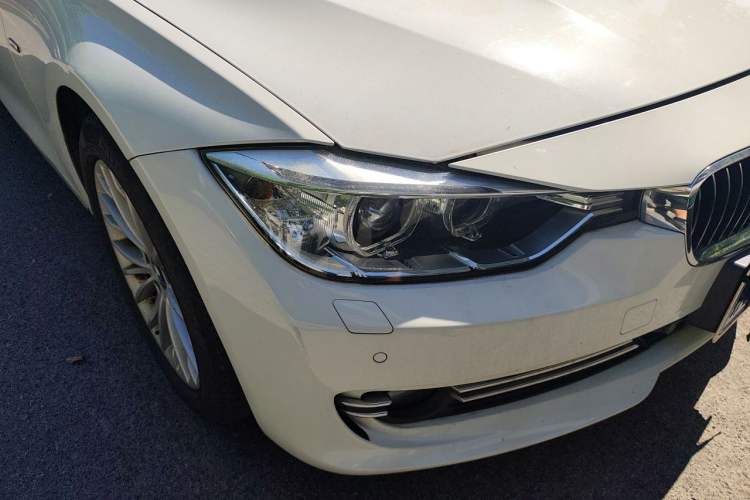 Used BMW 3 Series 2013 Facelift 328Li Luxury Design Package Right Front Headlight
