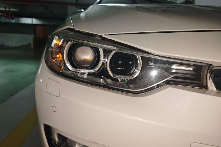 Used BMW 3 Series 2013 320Li Fashion Model Right Front Headlight