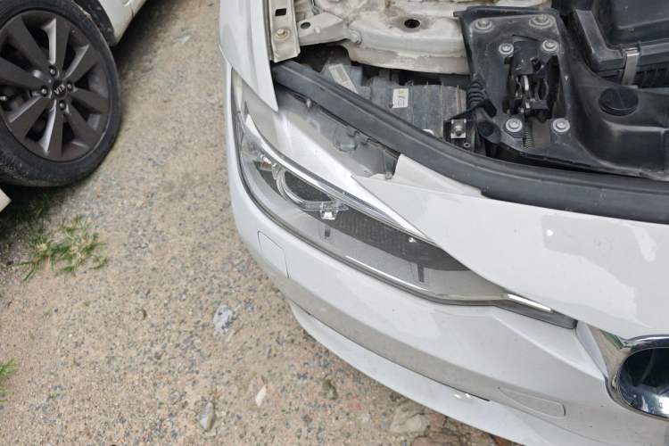 Used BMW 3 Series 2013 320i Sport Edition Right Front Headlight