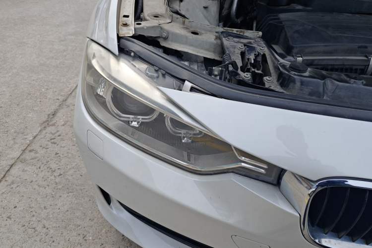 Used BMW 3 Series 2013 320i Sport Edition Right Front Headlight