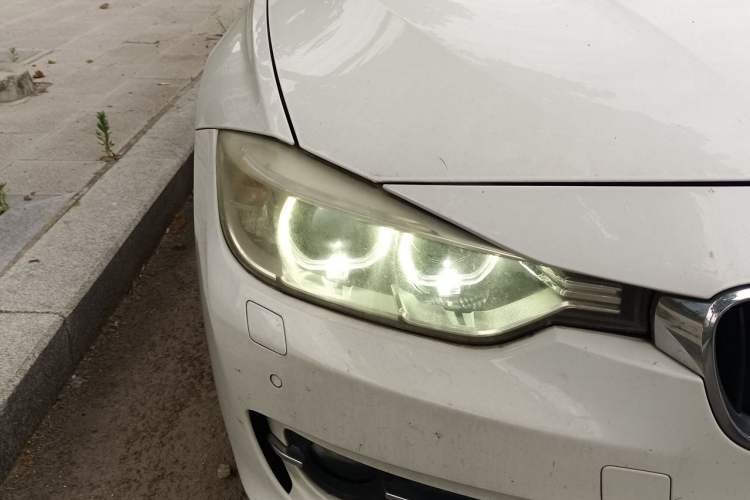 Used BMW 3 Series 2013 320Li Fashion Model Right Front Headlight