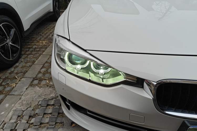 Used BMW 3 Series 2013 320Li Fashion Design Package Right Front Headlight