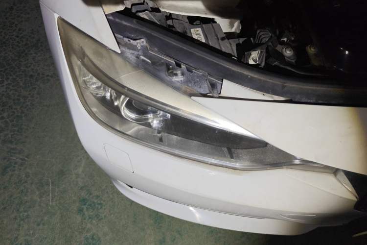 Used BMW 3 Series 2013 320i Sport Edition Right Front Headlight
