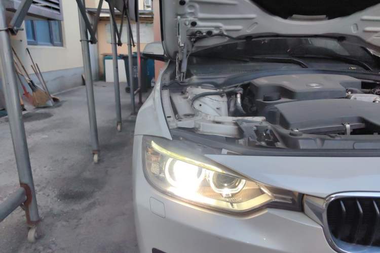 Used BMW 3 Series 2013 320i Sport Design Package Right Front Headlight