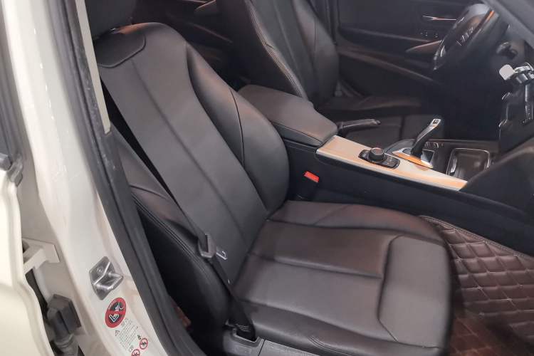 Used BMW 3 Series 2013 320i Sport Touring Edition Right Front Seat