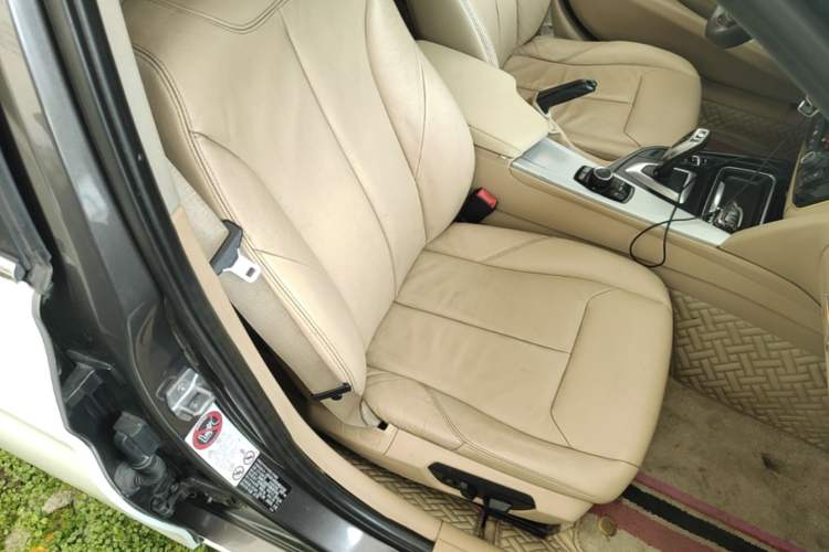 Used BMW 3 Series 2013 320i Sport Edition Right Front Seat