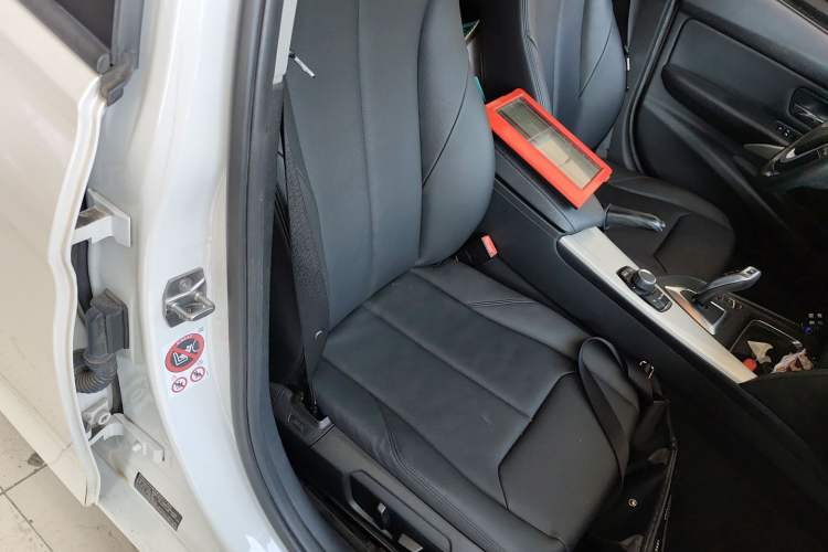 Used BMW 3 Series 2013 320i Sport Touring Edition Right Front Seat