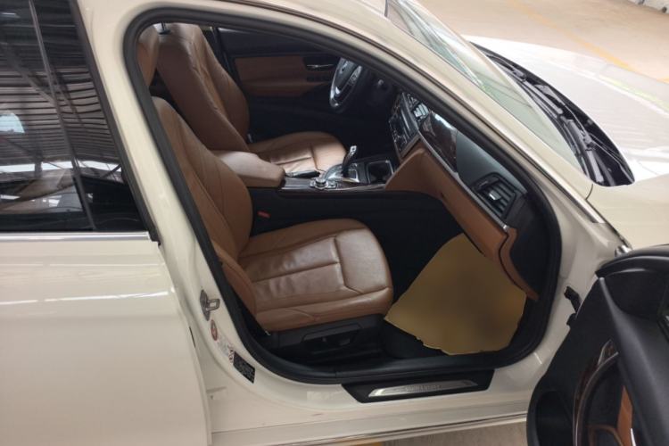 Used BMW 3 Series 2013 320Li Luxury Design Package Right Front Seat