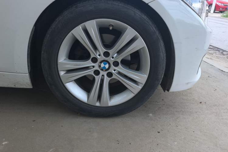 Used BMW 3 Series 2013 Restyled 320i Sport Design Package Right Front Wheel Hub