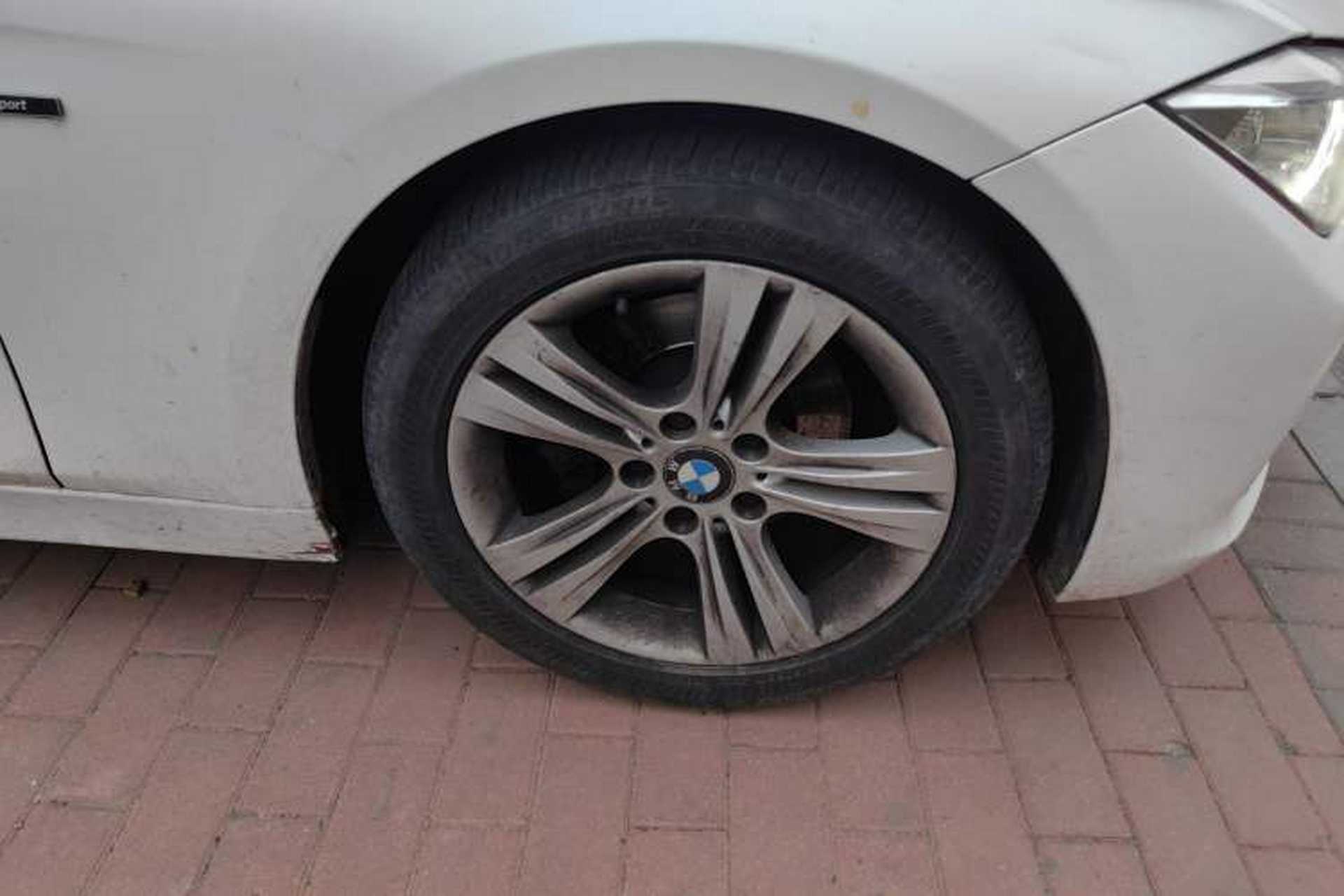 Used BMW 3 Series 2013 320i Sport Design Package Right Front Wheel Hub