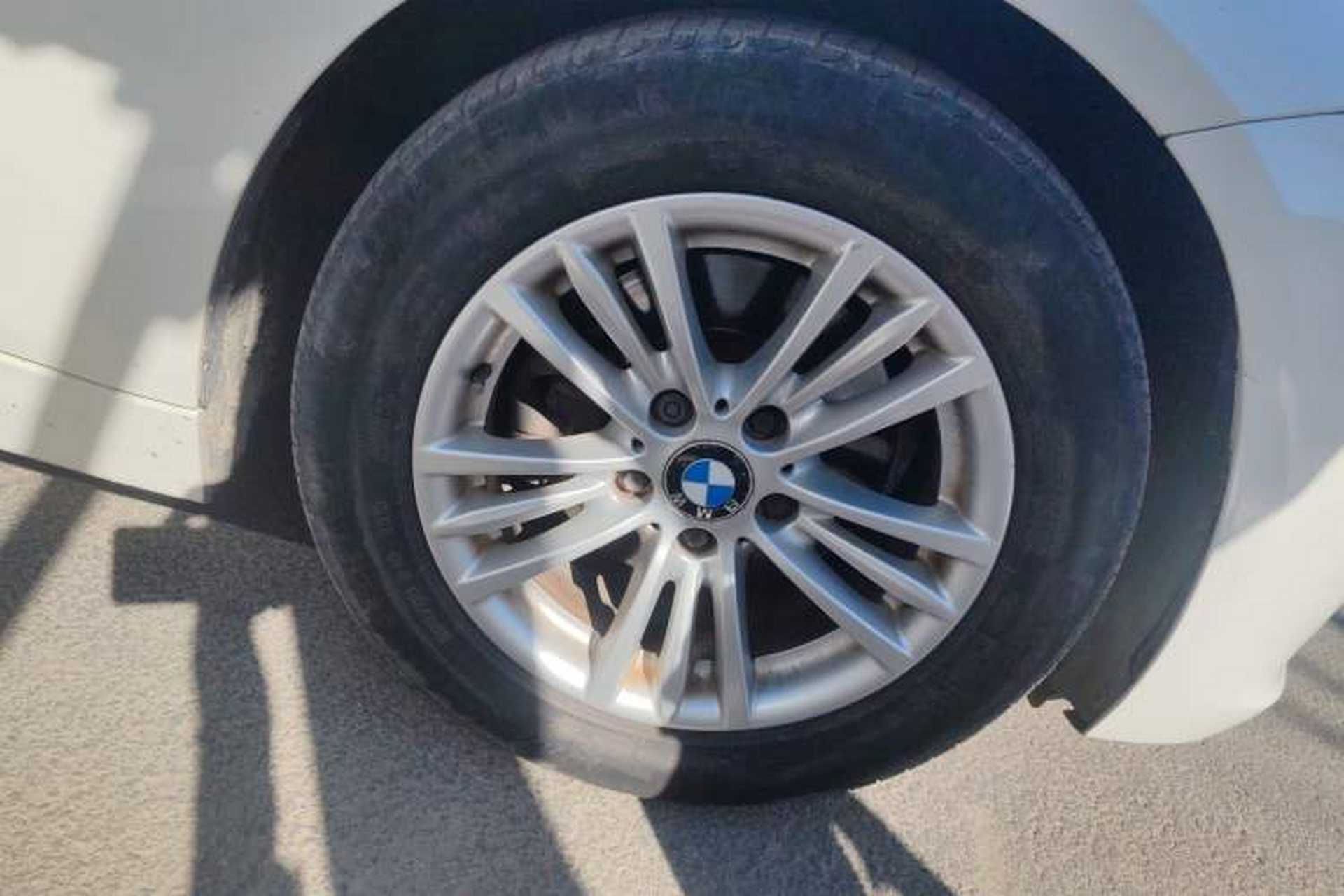 Used BMW 3 Series 2013 320Li Fashion Model Right Front Wheel Hub