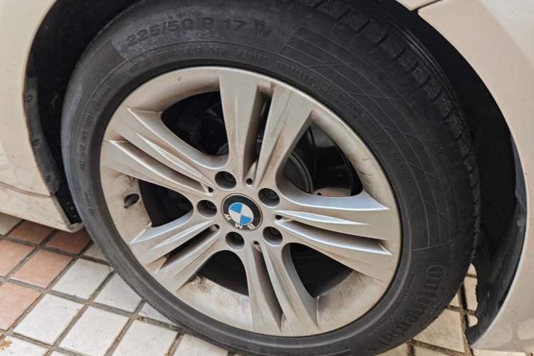 Used BMW 3 Series 2013 320i Sport Edition Right Front Wheel Hub