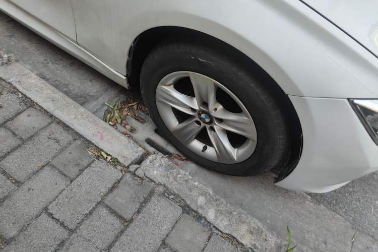 Used BMW 3 Series 2013 316i Active Edition Right Front Wheel Hub