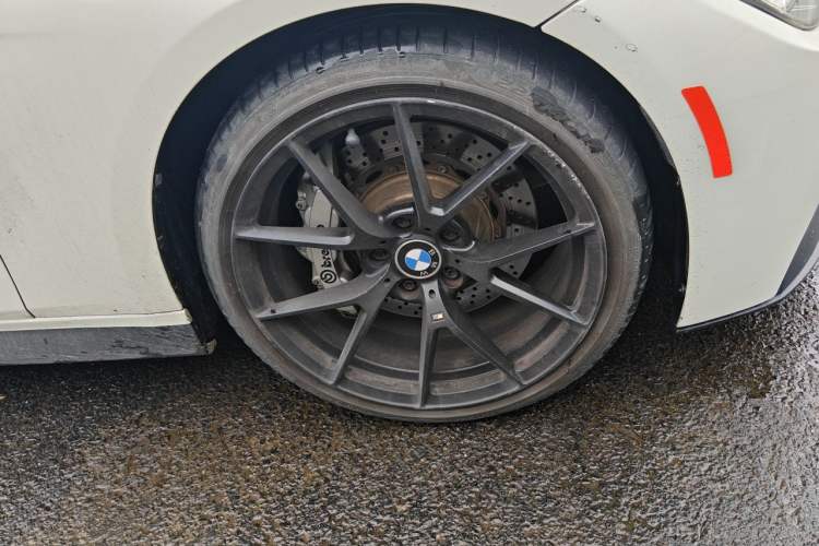 Used BMW 3 Series 2013 Restyled 320i Sport Design Package Right Front Wheel Hub