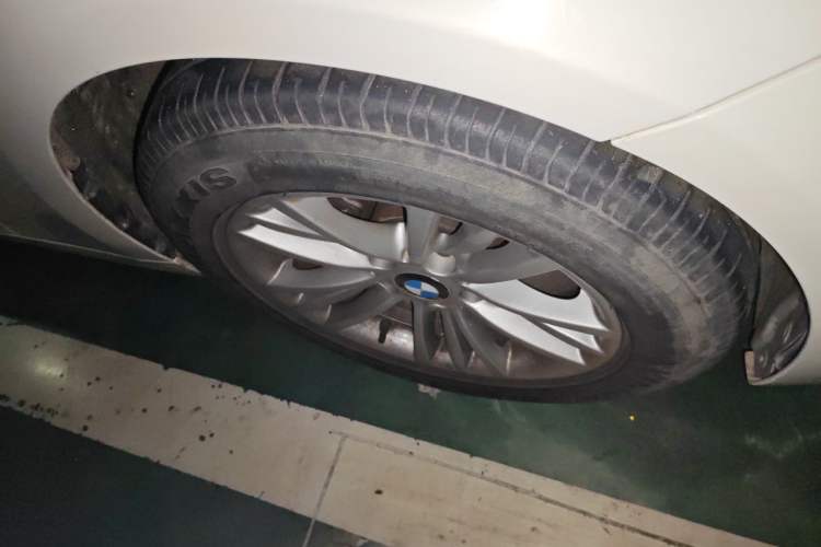 Used BMW 3 Series 2013 320Li Fashion Model Right Front Wheel Hub