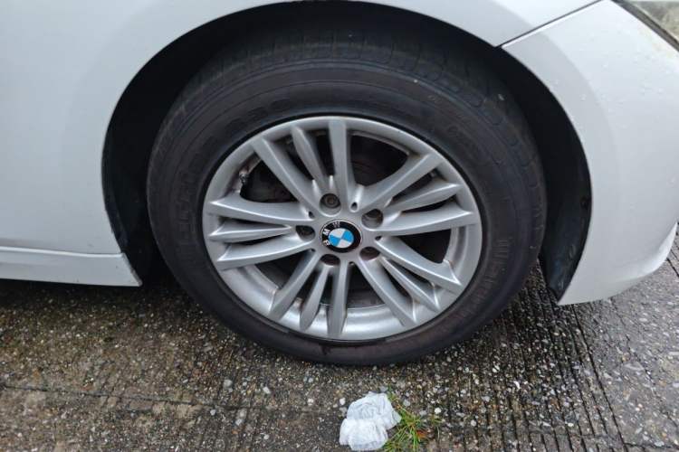Used BMW 3 Series 2013 320i Sport Edition Right Front Wheel Hub