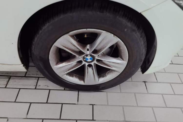 Used BMW 3 Series 2013 320i Active Edition Right Front Wheel Hub