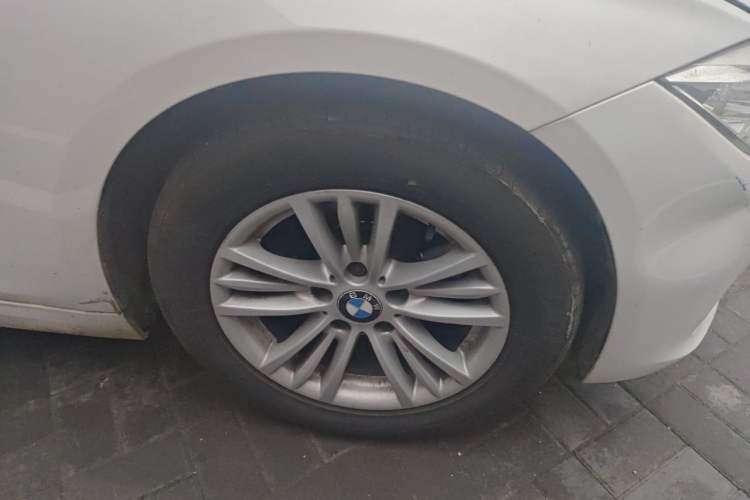 Used BMW 3 Series 2013 320Li Fashion Model Right Front Wheel Hub
