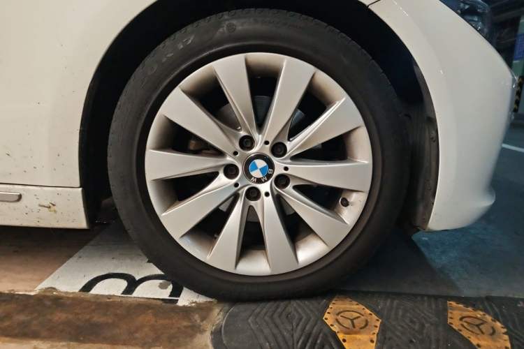 Used BMW 3 Series 2013 320Li Fashion Design Package Right Front Wheel Hub
