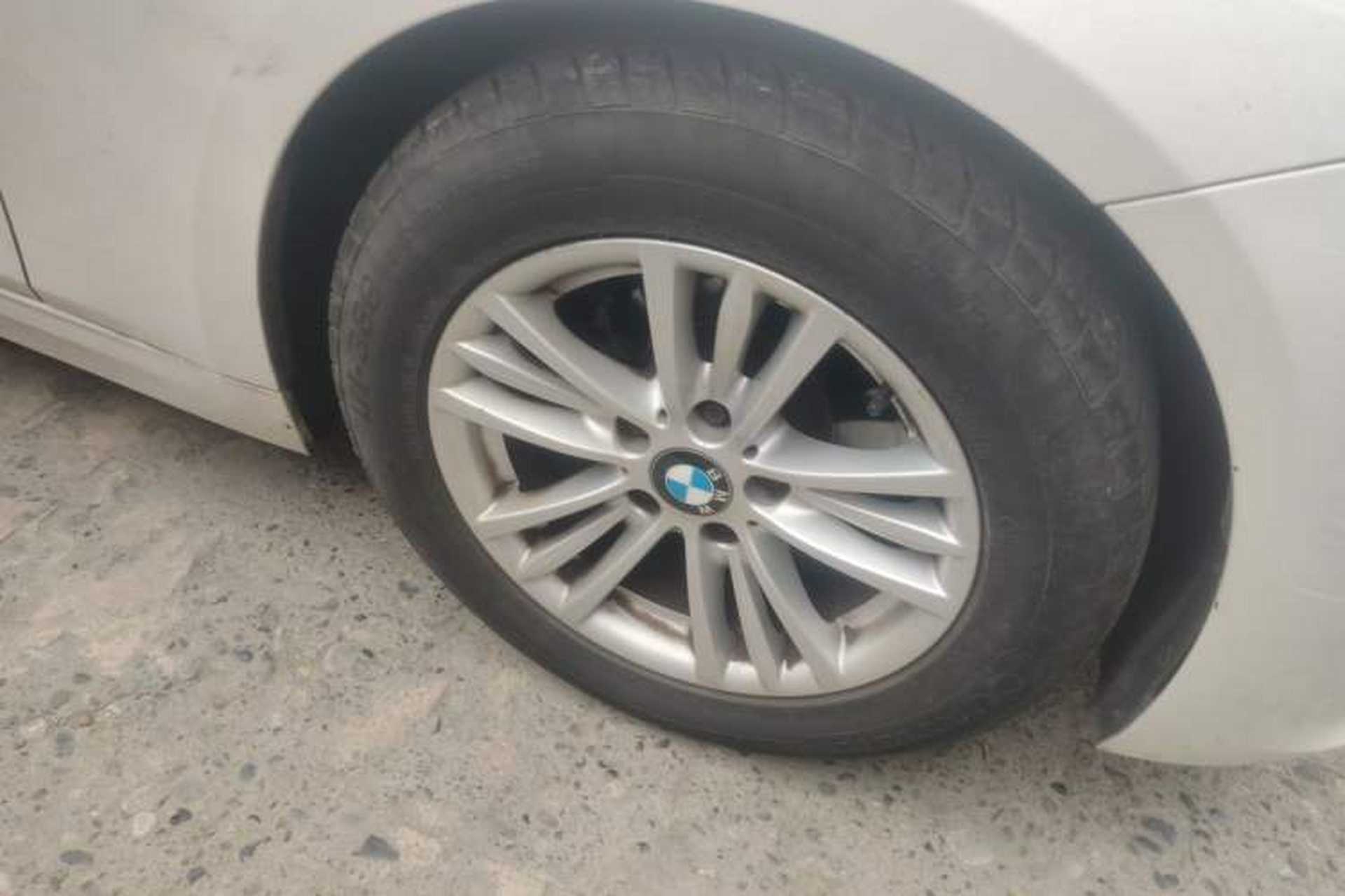 Used BMW 3 Series 2013 320Li Fashion Model Right Front Wheel Hub