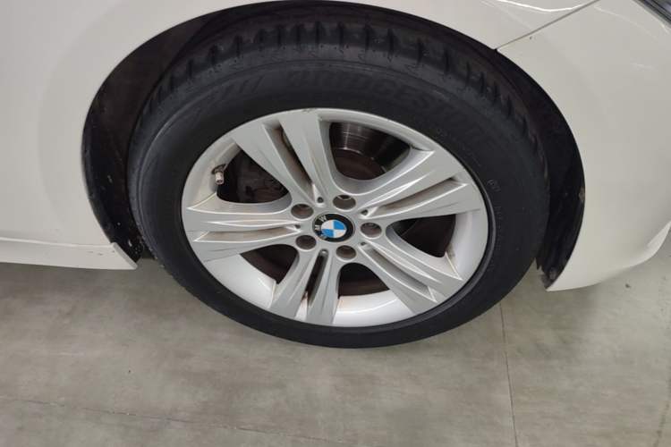 Used BMW 3 Series 2013 316i Sport Design Package Right Front Wheel Hub