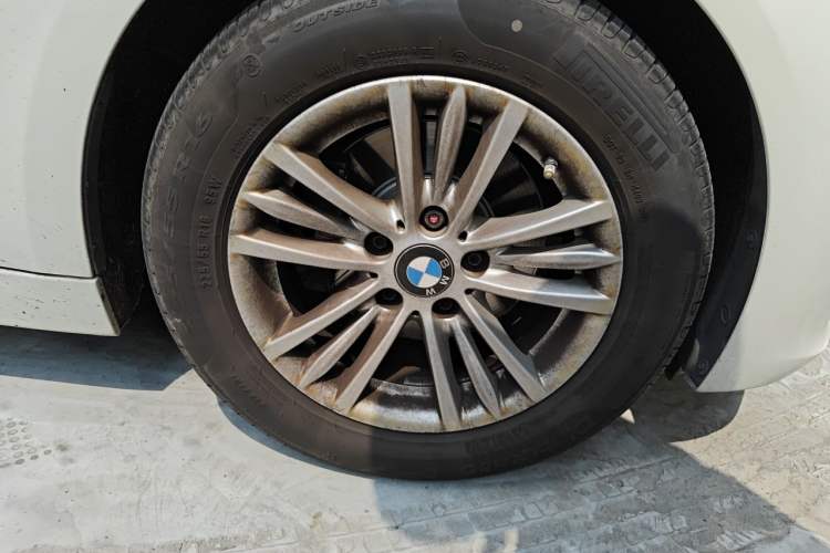 Used BMW 3 Series 2013 320Li Fashion Model Right Front Wheel Hub