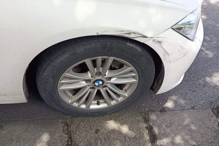 Used BMW 3 Series 2013 320Li Fashion Model Right Front Wheel Hub