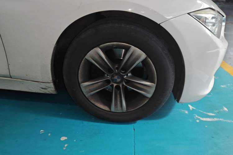 Used BMW 3 Series 2013 320i Sport Edition Right Front Wheel Hub