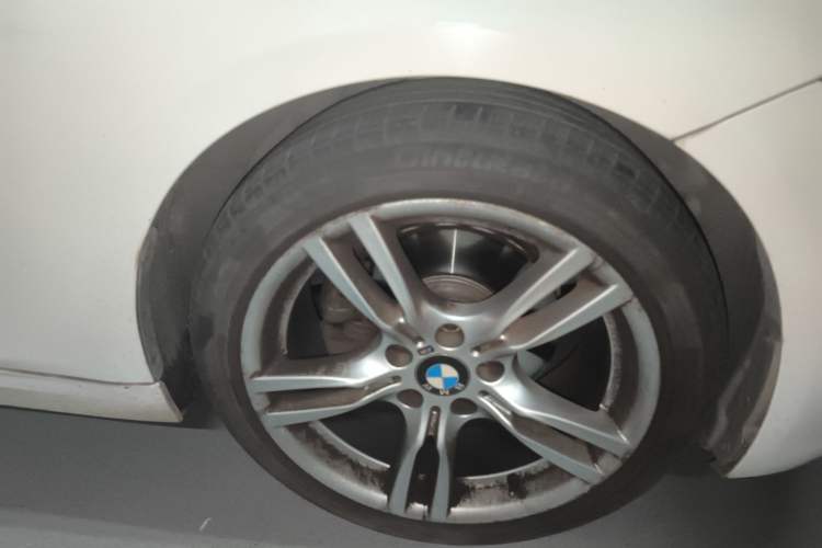 Used BMW 3 Series 2013 320Li Fashion Model Right Front Wheel Hub