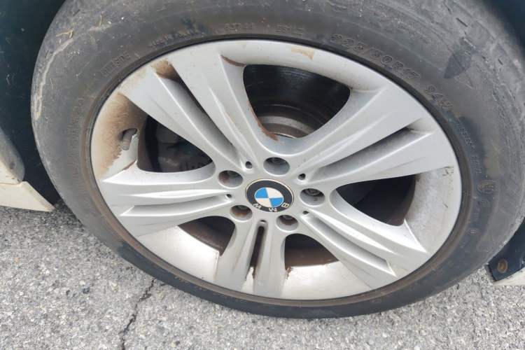 Used BMW 3 Series 2013 328i Sport Design Package Right Front Wheel Hub