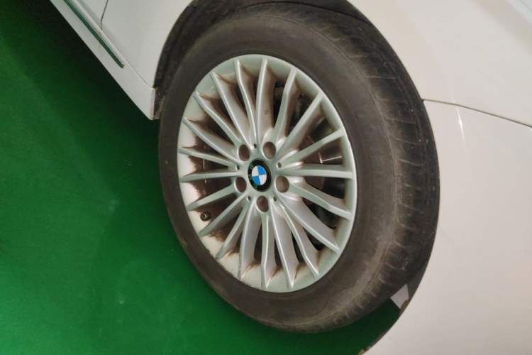 Used BMW 3 Series 2013 320Li Luxury Design Package Right Front Wheel Hub