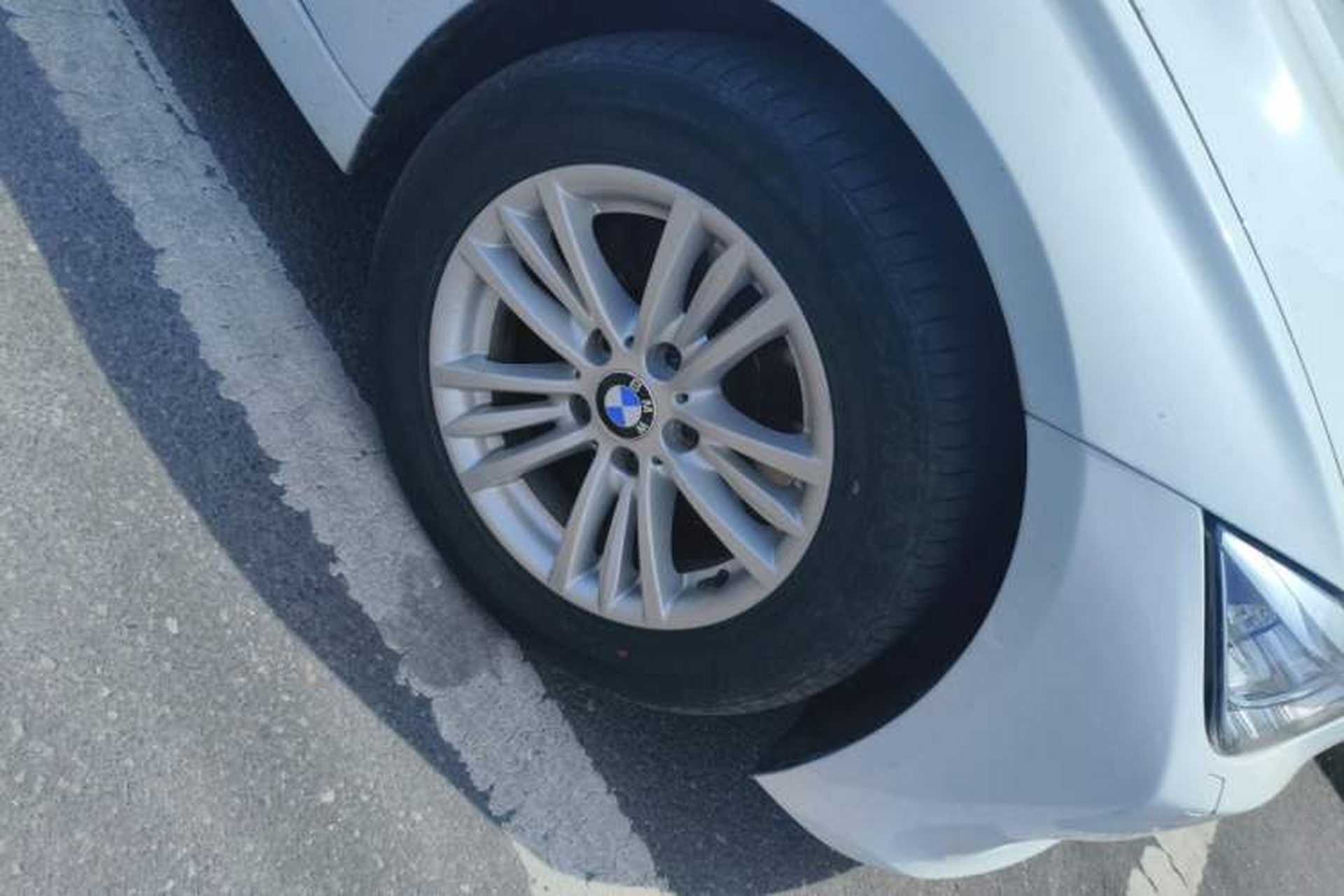 Used BMW 3 Series 2013 Facelifted 320Li Luxury Design Package Right Front Wheel Hub