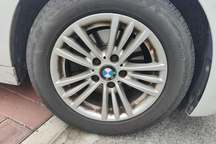 Used BMW 3 Series 2013 320Li Fashion Model Right Front Wheel Hub