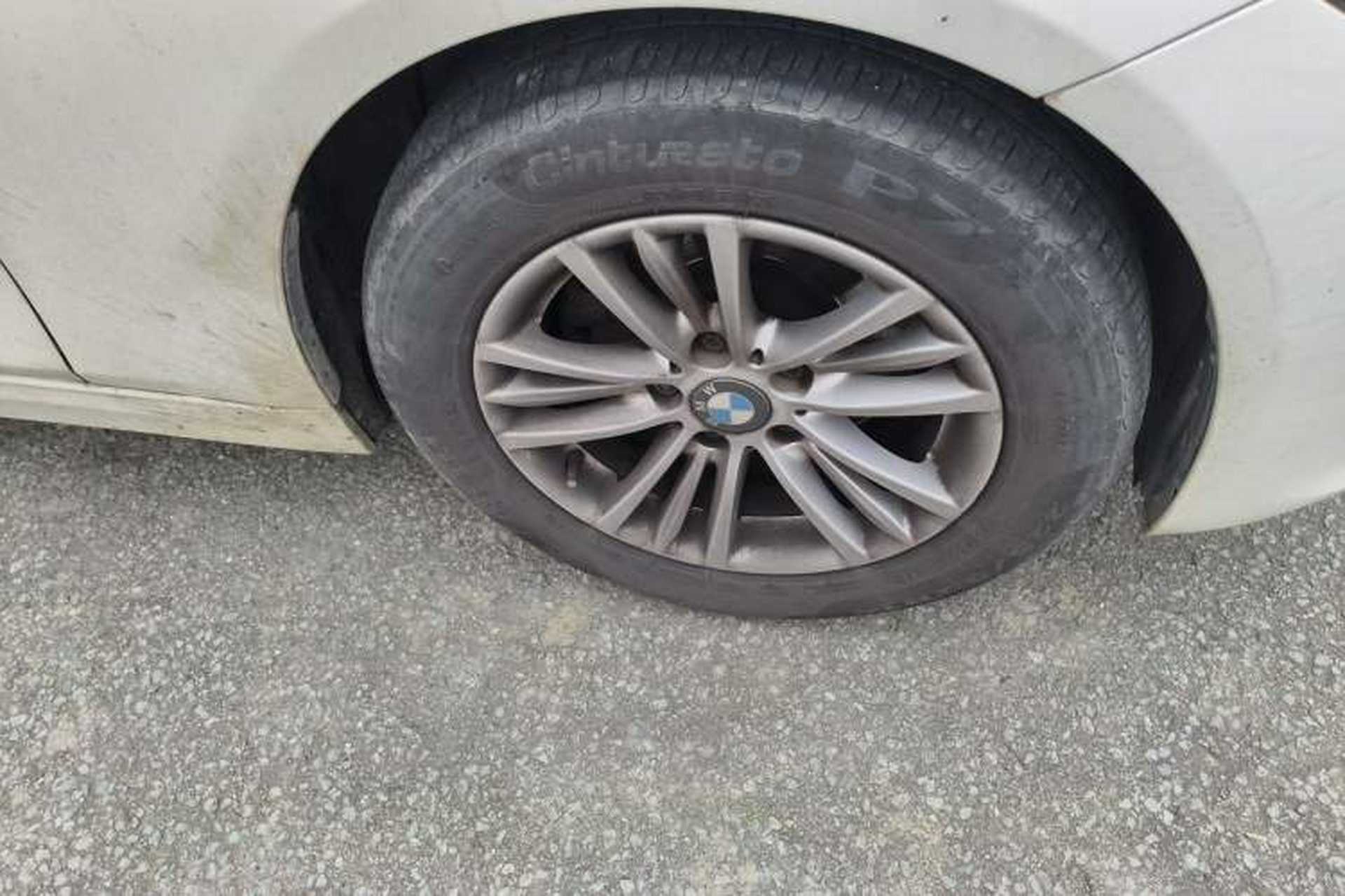 Used BMW 3 Series 2013 320Li Fashion Model Right Front Wheel Hub