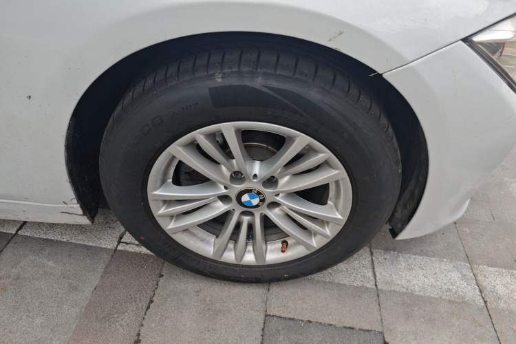 Used BMW 3 Series 2013 320i Sport Edition Right Front Wheel Hub