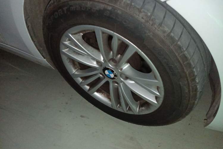 Used BMW 3 Series 2013 320Li Fashion Model Right Front Wheel Hub