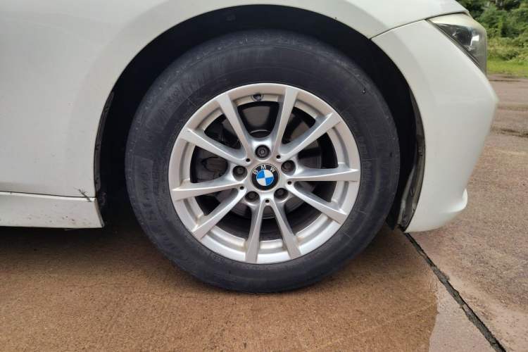 Used BMW 3 Series 2013 316i Active Edition Right Front Wheel Hub