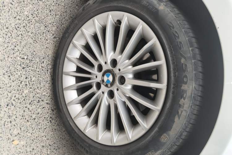 Used BMW 3 Series 2013 320Li Luxury Design Package Right Front Wheel Hub
