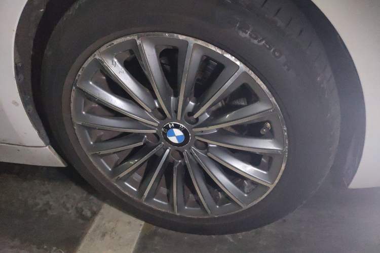 Used BMW 3 Series 2013 320i Active Edition Right Front Wheel Hub