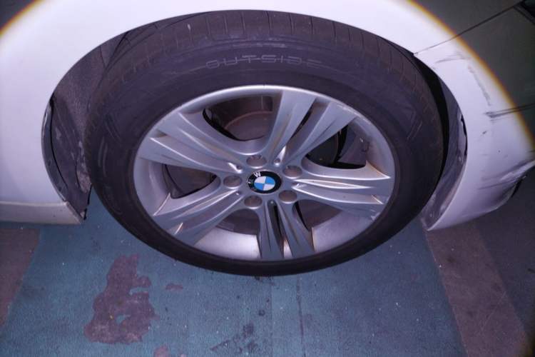 Used BMW 3 Series 2013 320i Sport Design Package Right Front Wheel Hub
