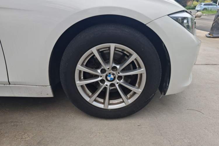 Used BMW 3 Series 2013 316i Active Edition Right Front Wheel Hub