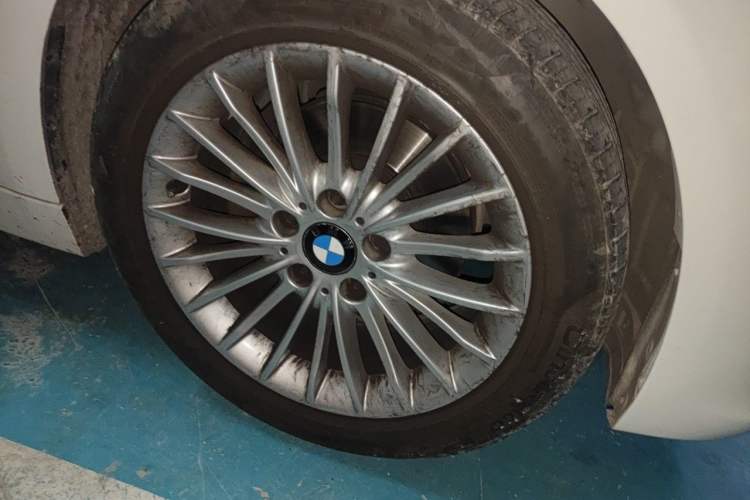 Used BMW 3 Series 2013 320Li Luxury Design Package Right Front Wheel Hub