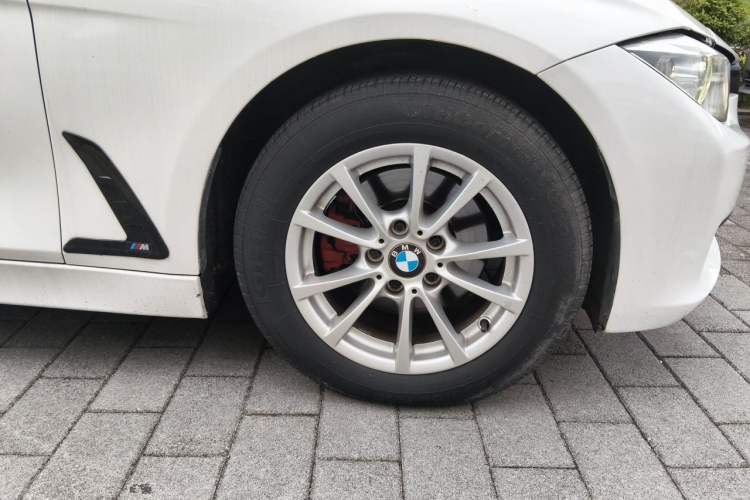 Used BMW 3 Series 2013 316i Active Edition Right Front Wheel Hub