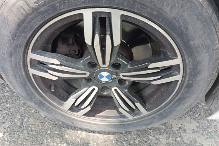 Used BMW 3 Series 2013 320Li Luxury Design Package Right Front Wheel Hub