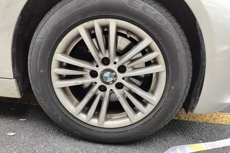 Used BMW 3 Series 2013 320Li Fashion Design Package Right Front Wheel Hub