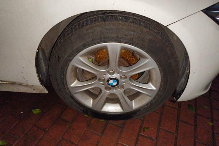 Used BMW 3 Series 2013 320i Sport Touring Edition Right Front Wheel Hub