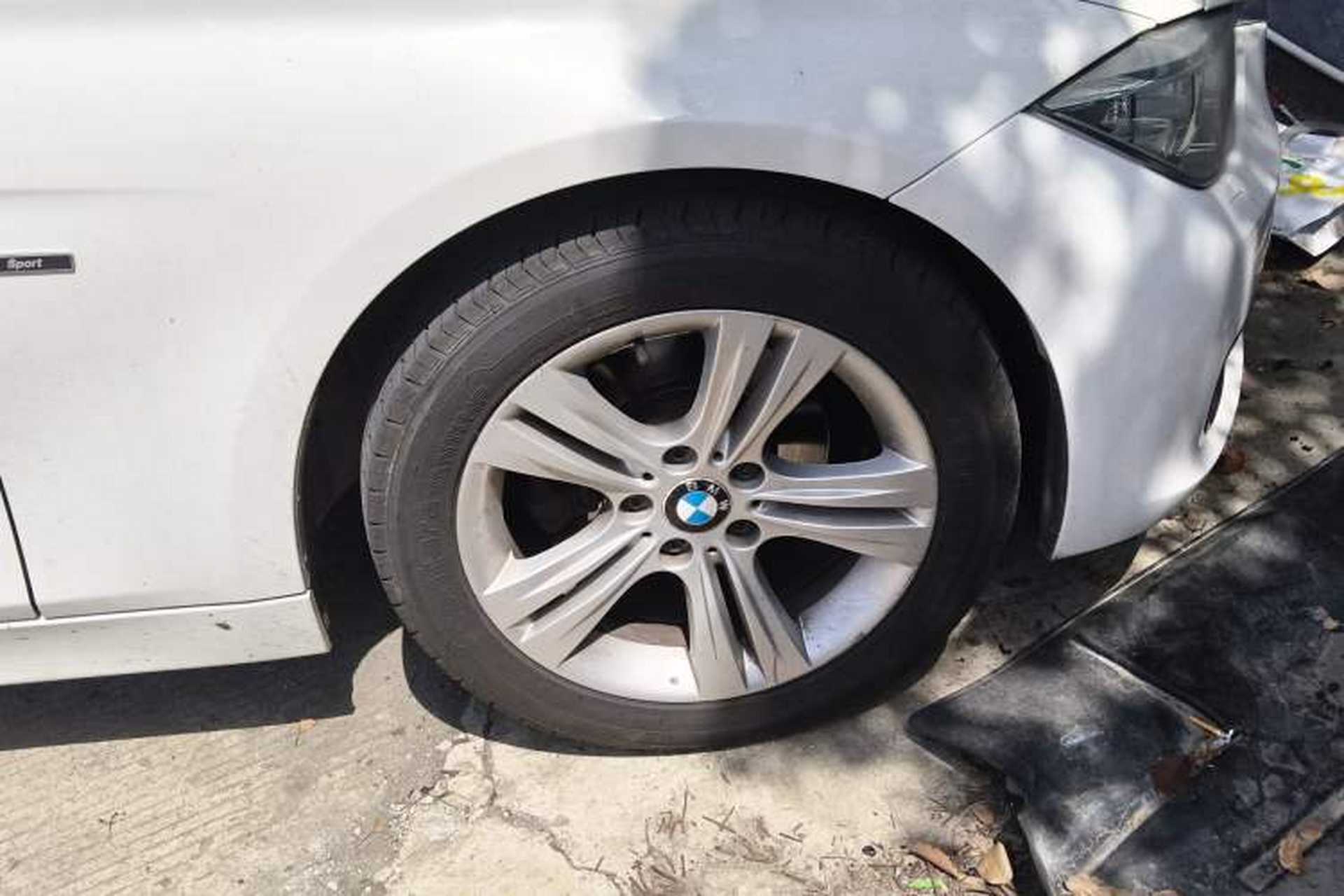 Used BMW 3 Series 2013 320i Sport Design Package Right Front Wheel Hub