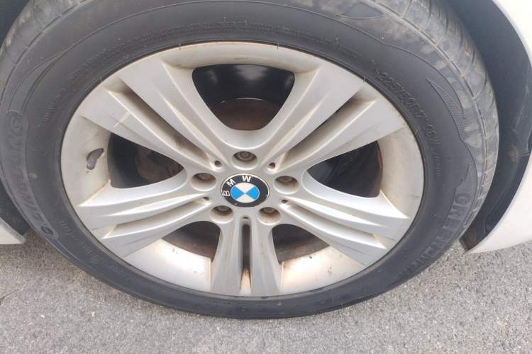 Used BMW 3 Series 2013 Restyled 320i Sport Design Package Right Front Wheel Hub