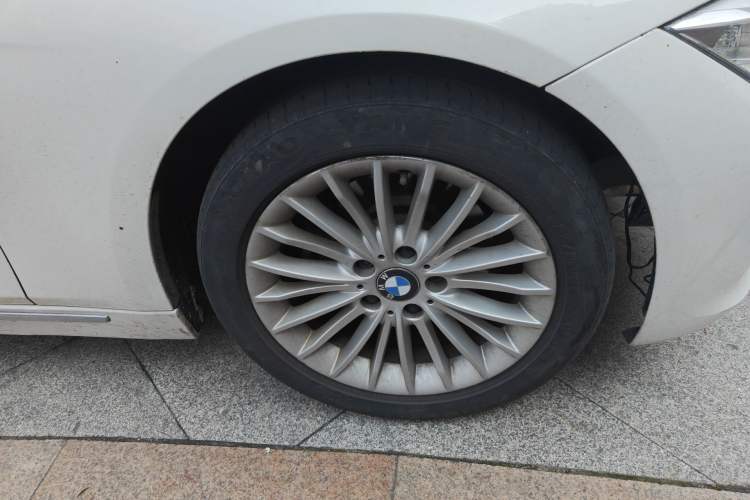 Used BMW 3 Series 2013 320Li Luxury Design Package Right Front Wheel Hub